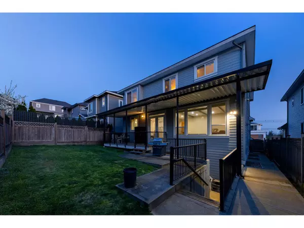 Surrey, BC V3S1C2,15453 76B AVENUE