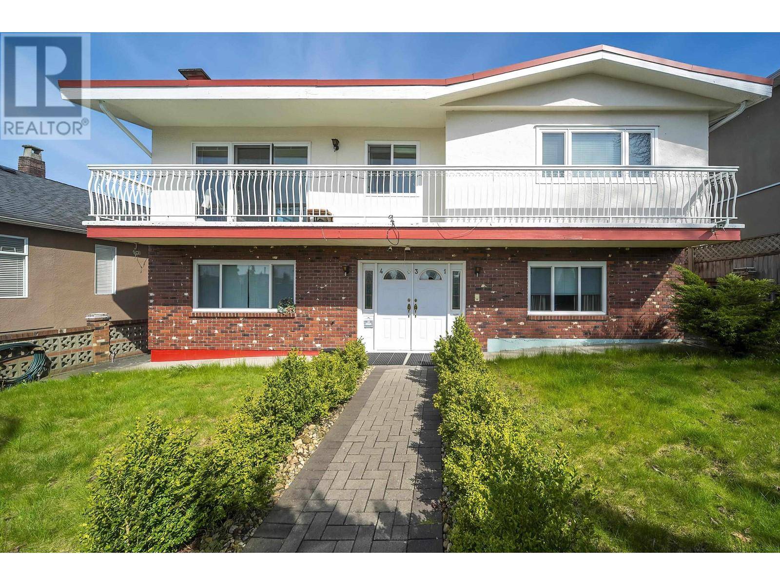 4031 PARKER STREET, Burnaby, BC V5C3B8