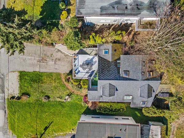 White Rock, BC V4B2T9,14659 WEST BEACH AVENUE
