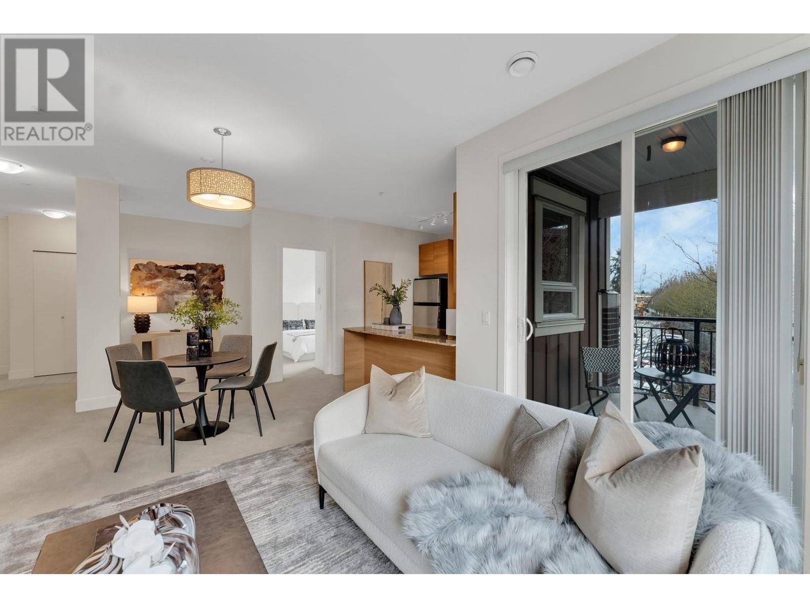 Burnaby, BC V5J5E5,5788 SIDLEY ST #207