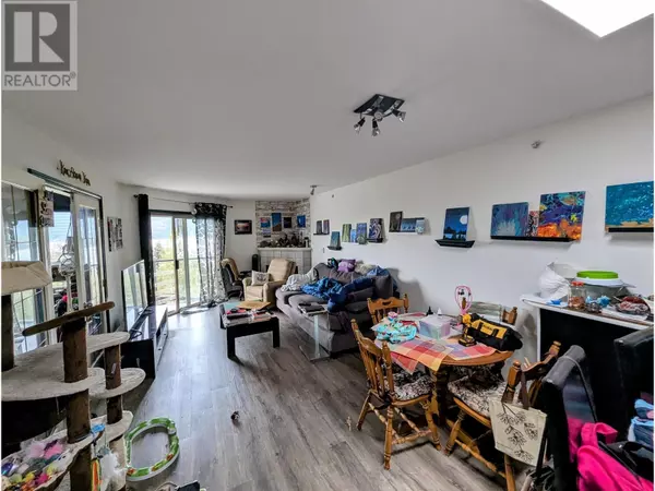 Sechelt, BC V7Z0K5,5780 TRAIL AVE #322