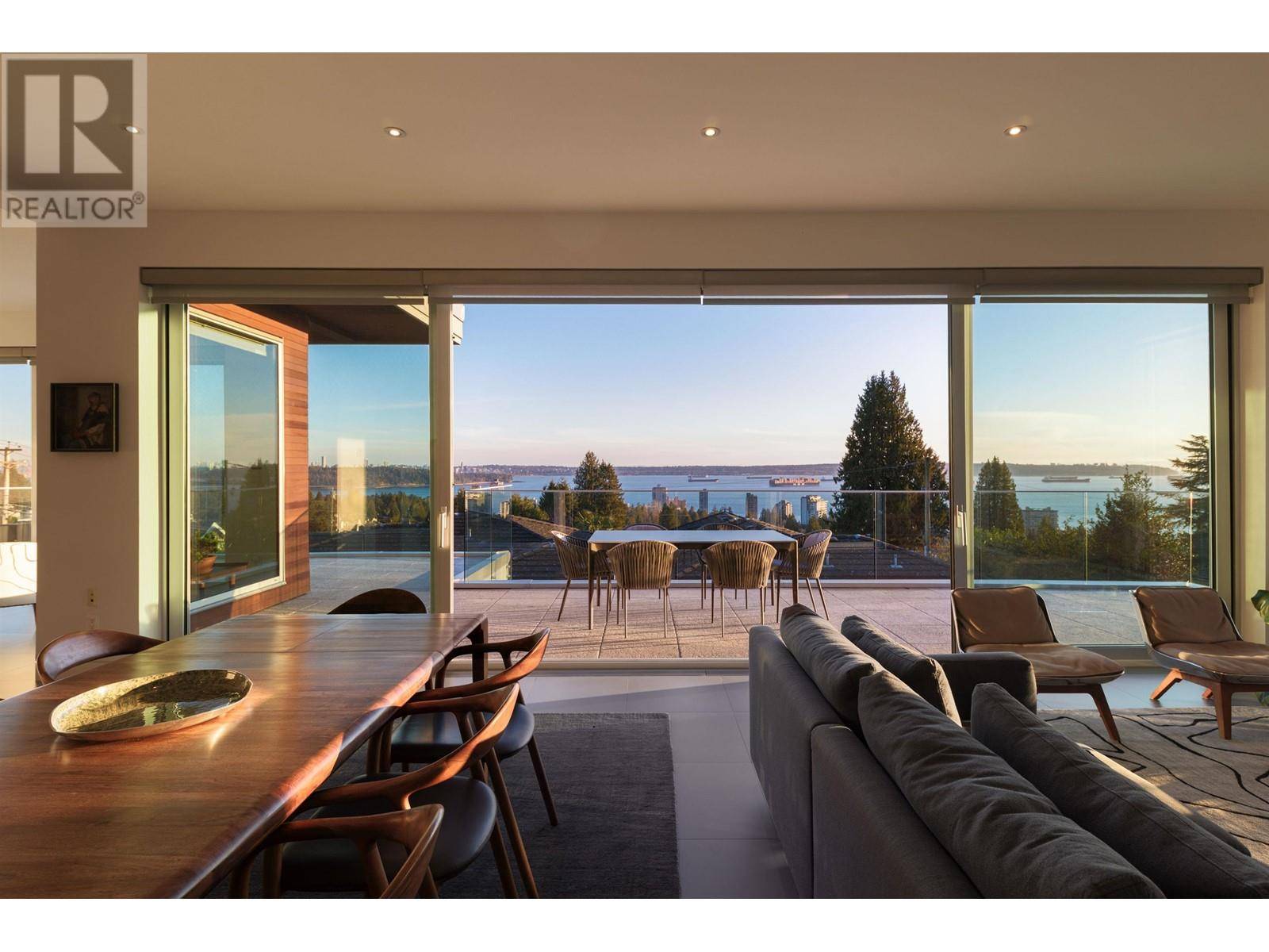 West Vancouver, BC V7V4E4,1715 22ND STREET