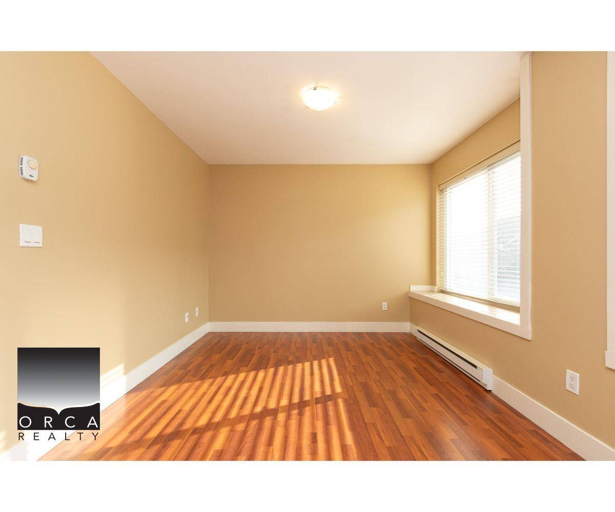 Coach House-6983 196 STREET, Surrey, BC V4N5Z1
