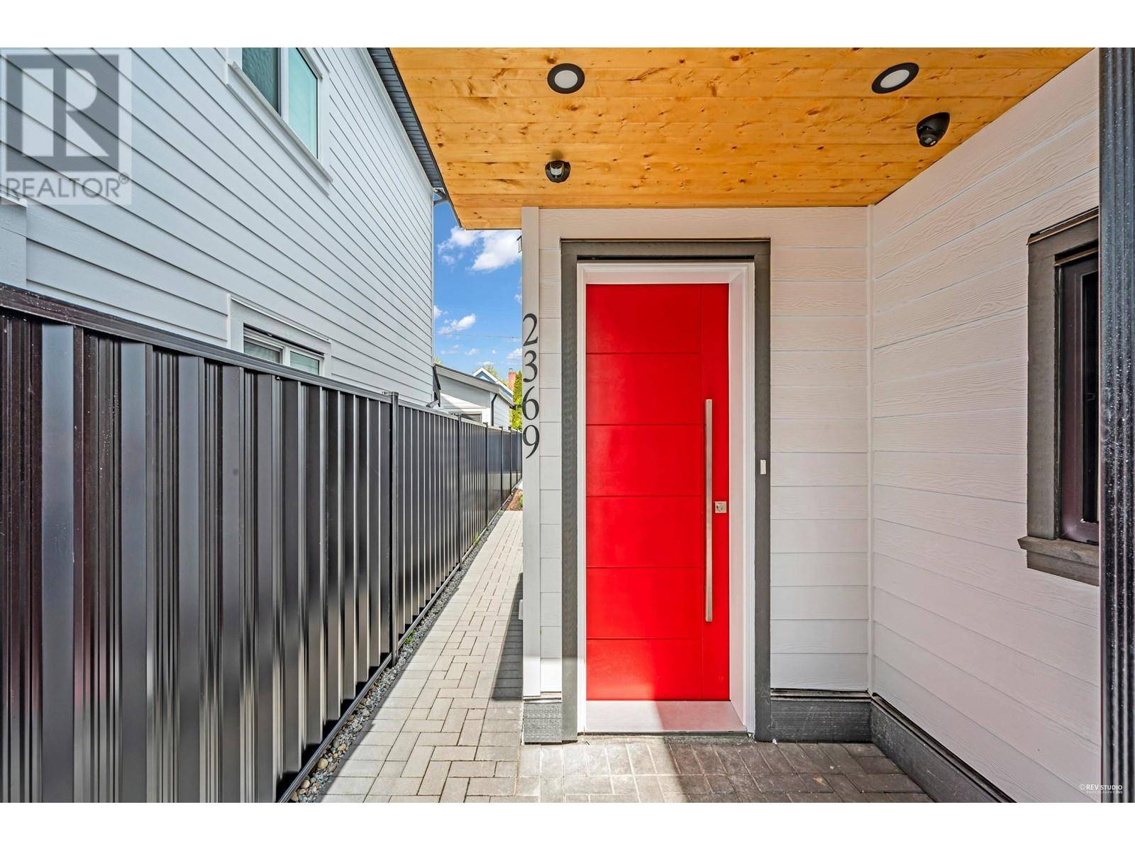Vancouver, BC V5L2E9,2369 ADANAC STREET