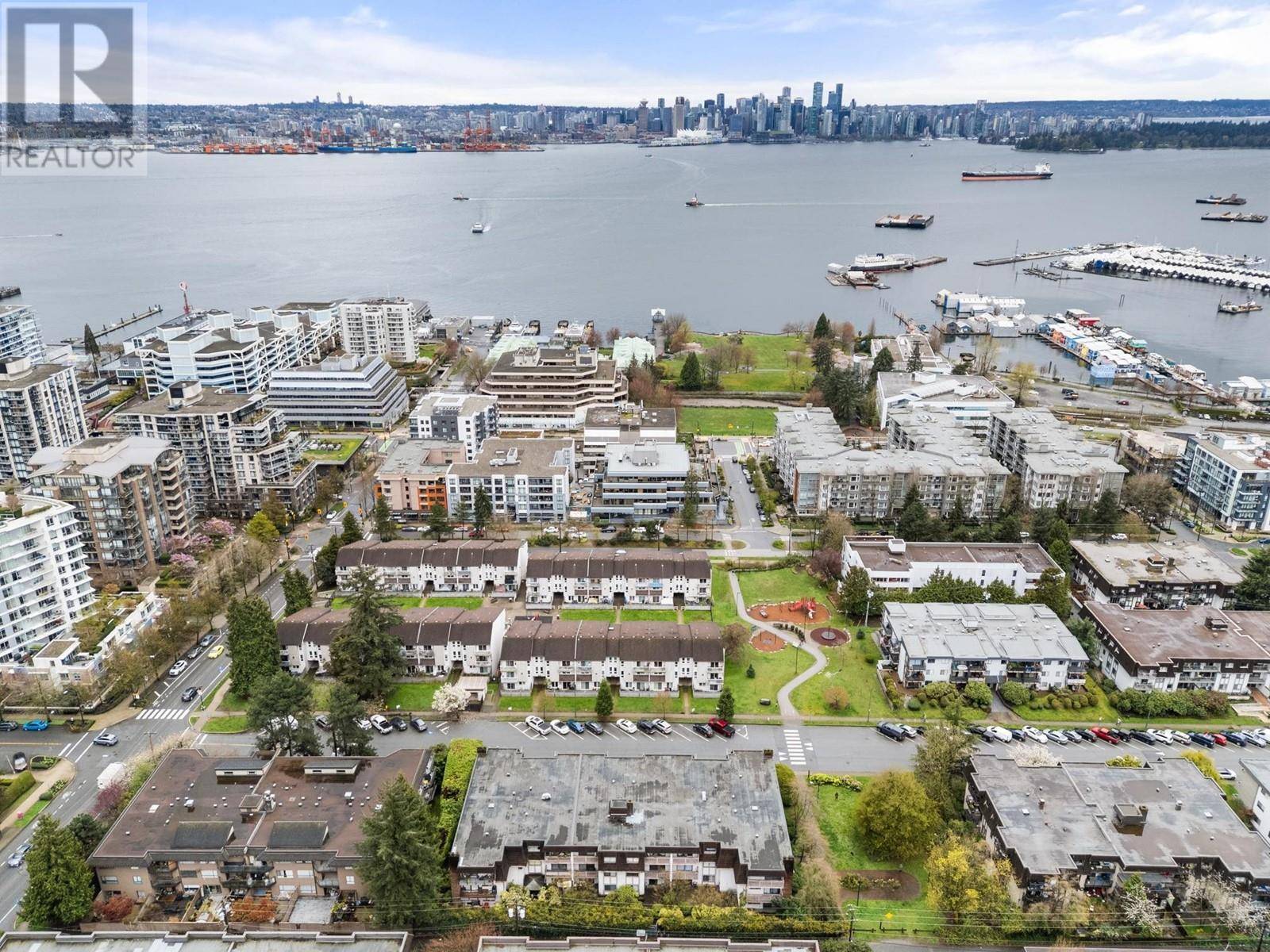 North Vancouver, BC V7M1C6,236 West 2ND ST #302