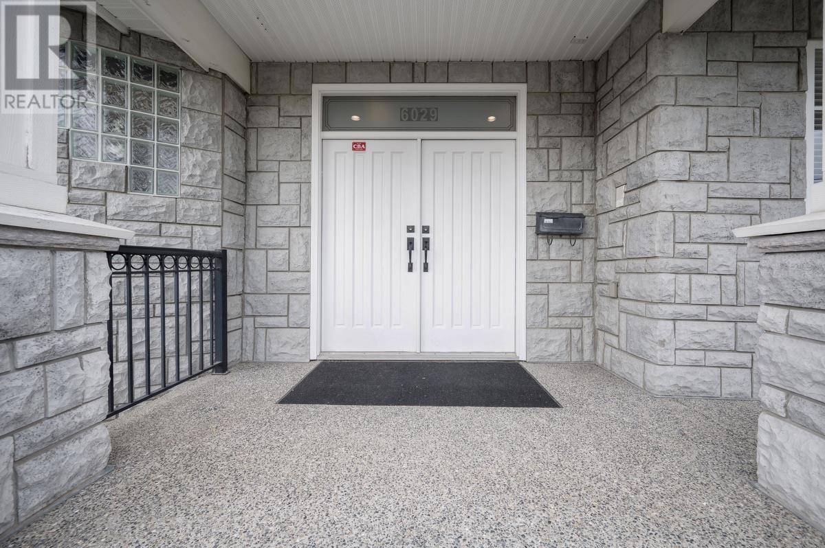 Burnaby, BC V5J3B8,6029 PATRICK STREET