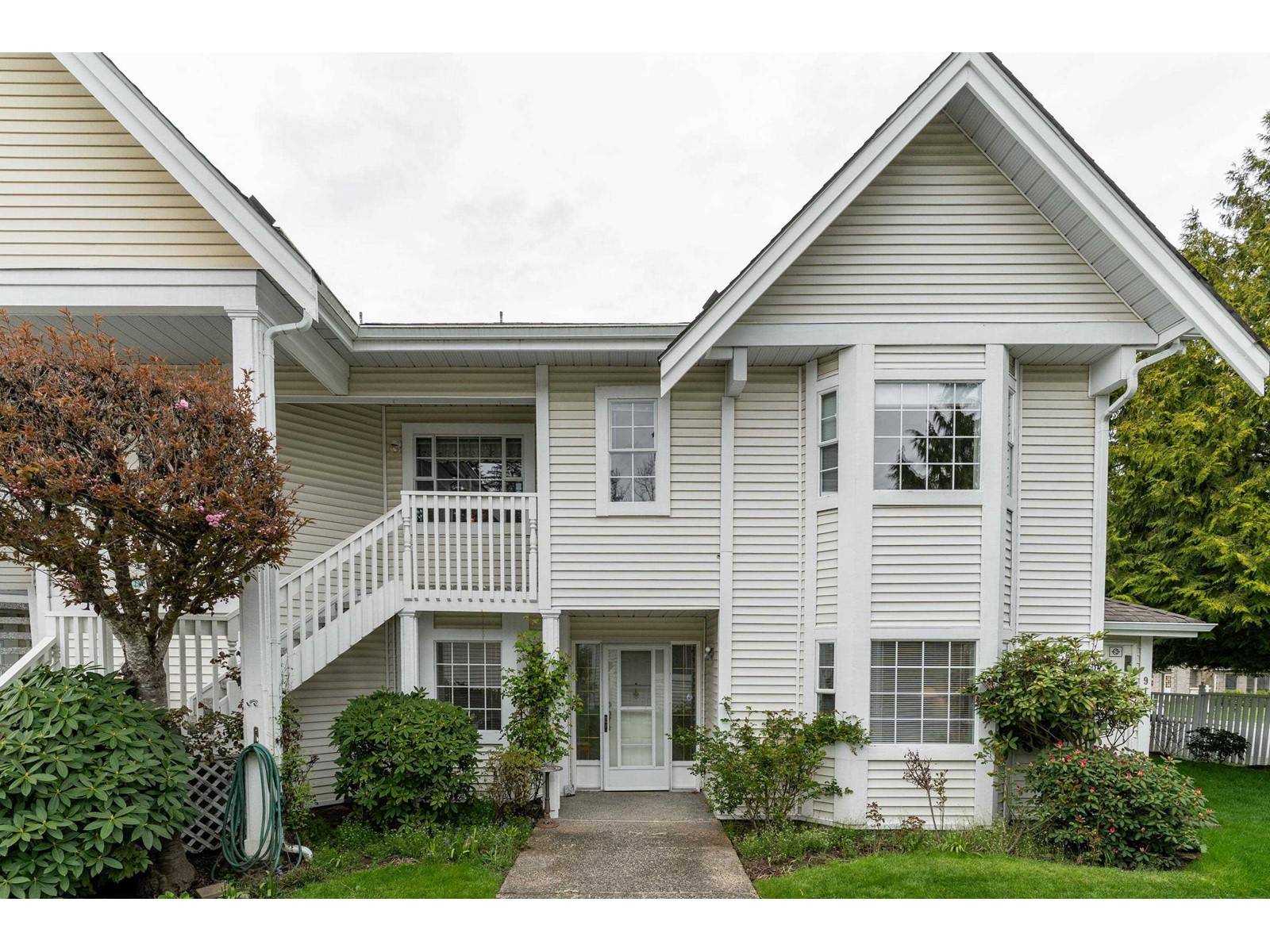 Surrey, BC V3R9G8,9109 154 #209