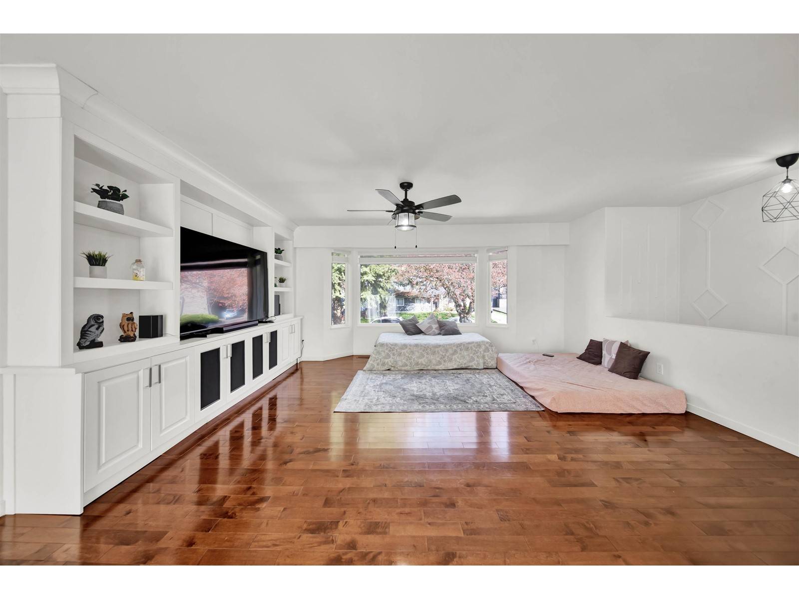Surrey, BC V3V6Y6,13822 92A AVENUE