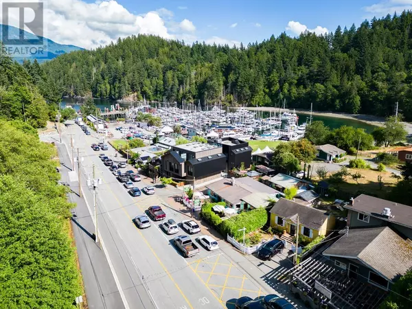 Bowen Island, BC V0N1G0,443B BOWEN ISLAND TRUNK ROAD