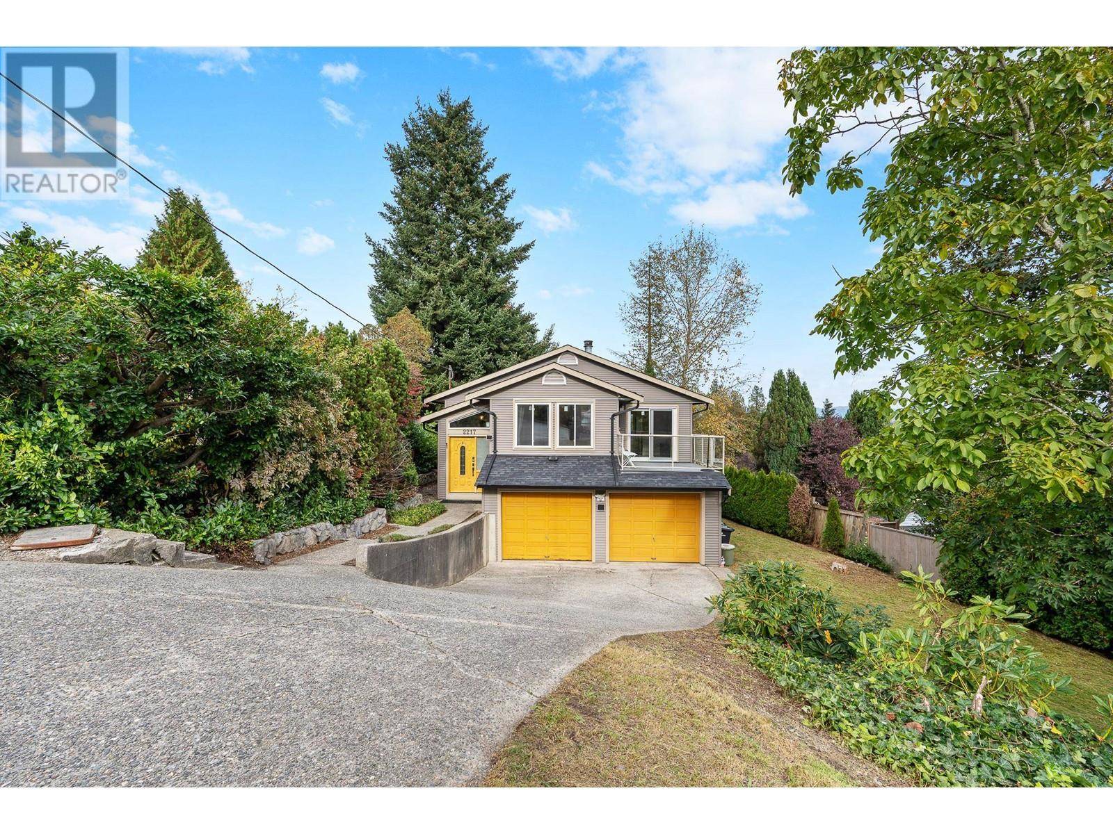 2217 HILLSIDE AVENUE, Coquitlam, BC V3K1L3