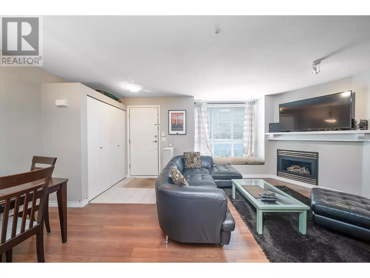 North Vancouver, BC V7J1Z6,1015 LYNN VALLEY RD #15