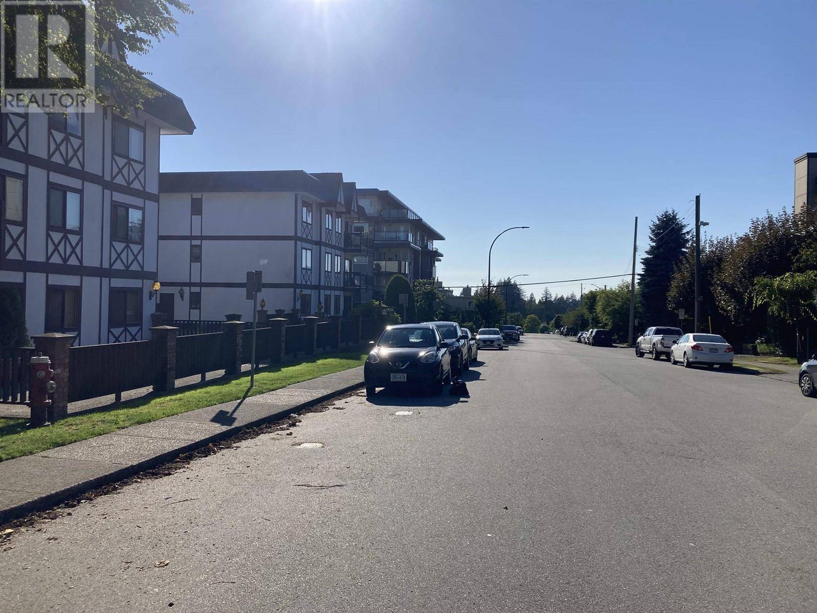 North Vancouver, BC V7M1W5,145 West 18TH ST #103