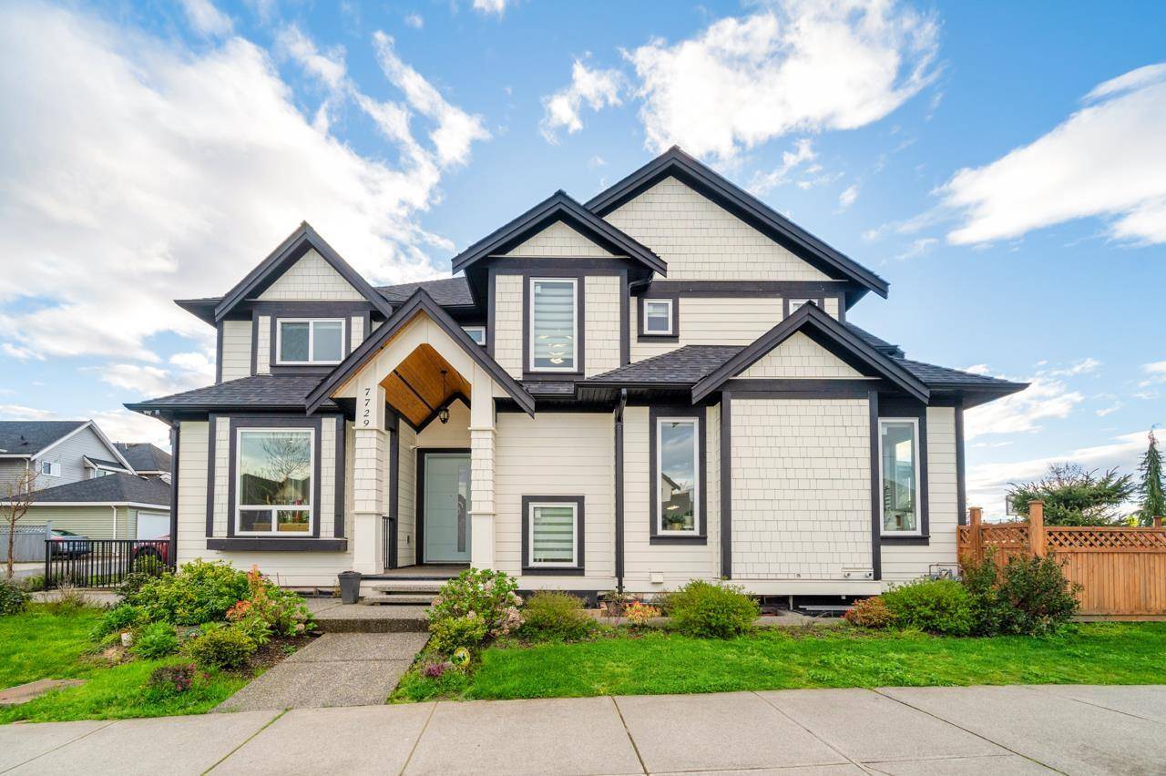 7729 211 STREET, Langley, BC V2Y0W5