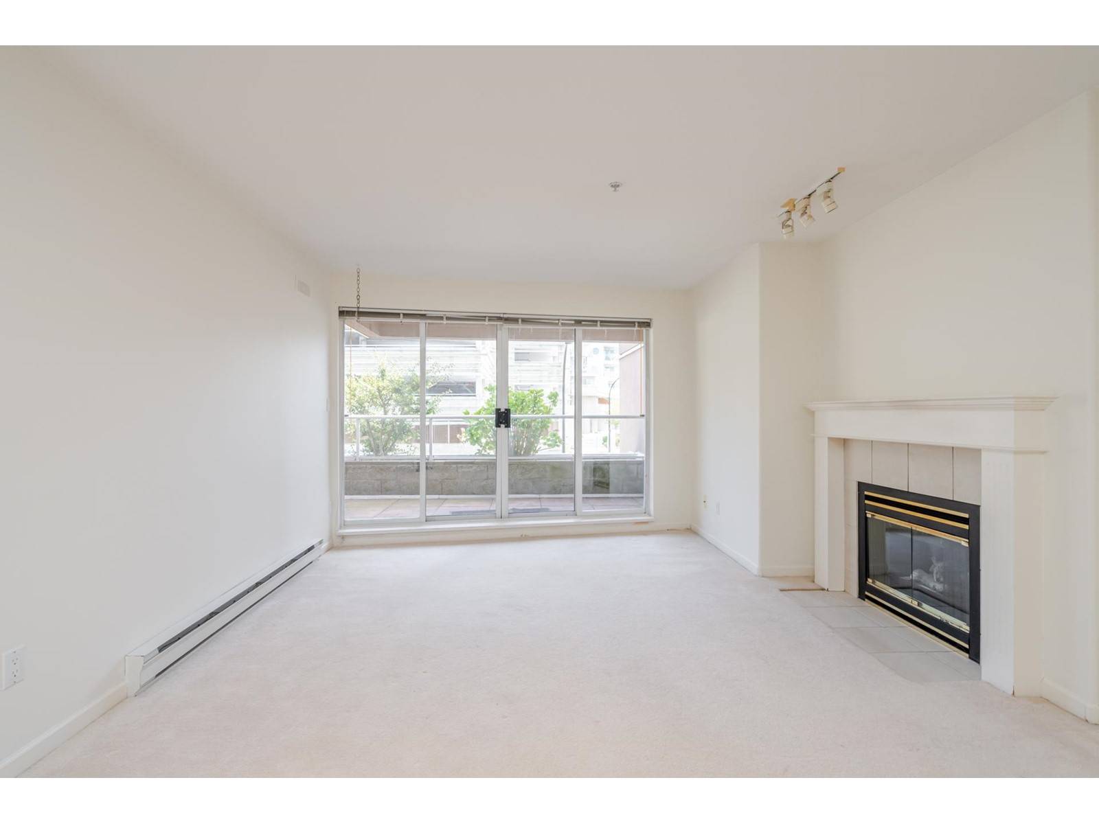 White Rock, BC V4B3T4,1119 VIDAL #201