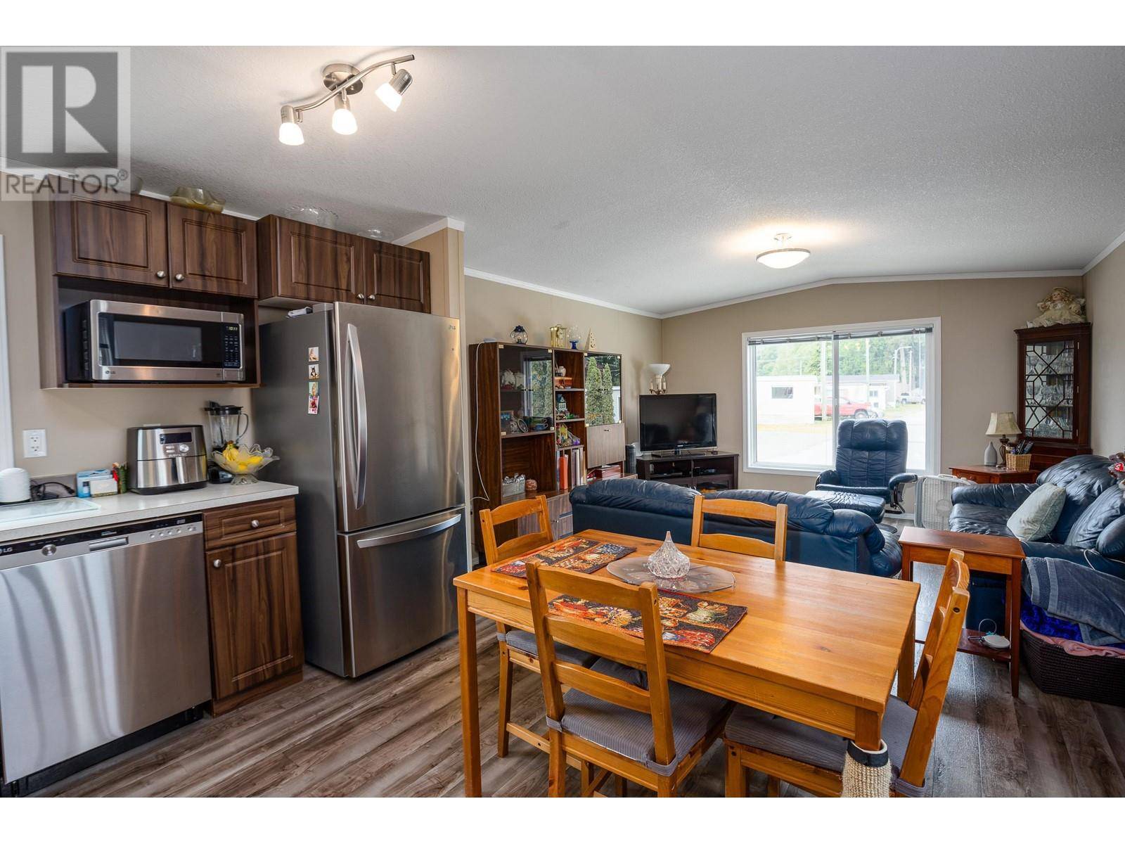 Squamish, BC V0N3G0,40022 GOVERNMENT RD #5