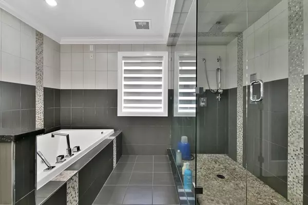 Surrey, BC V3W7B1,7033 129A STREET