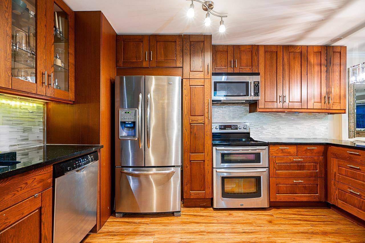 Langley, BC V4W3K8,118 SPRINGFIELD DRIVE