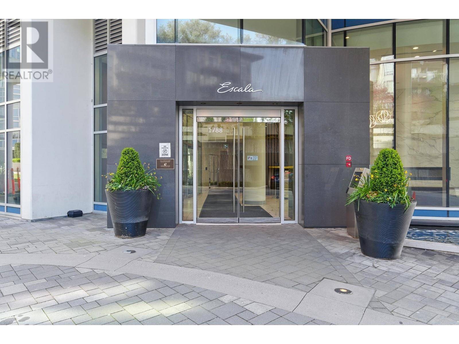 Burnaby, BC V5C0L5,1788 GILMORE AVE #209