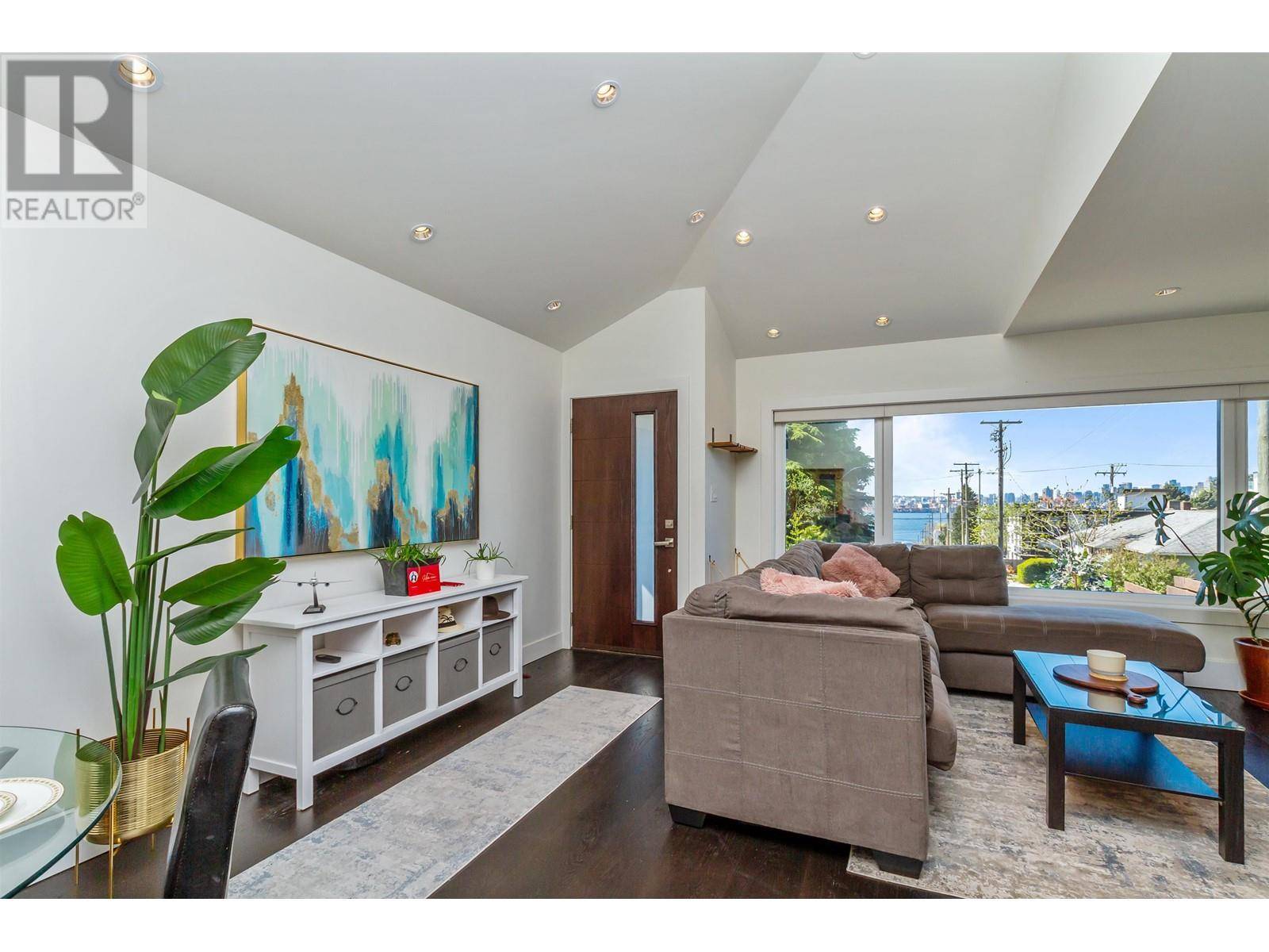 North Vancouver, BC V7L1J2,384 E 4TH STREET