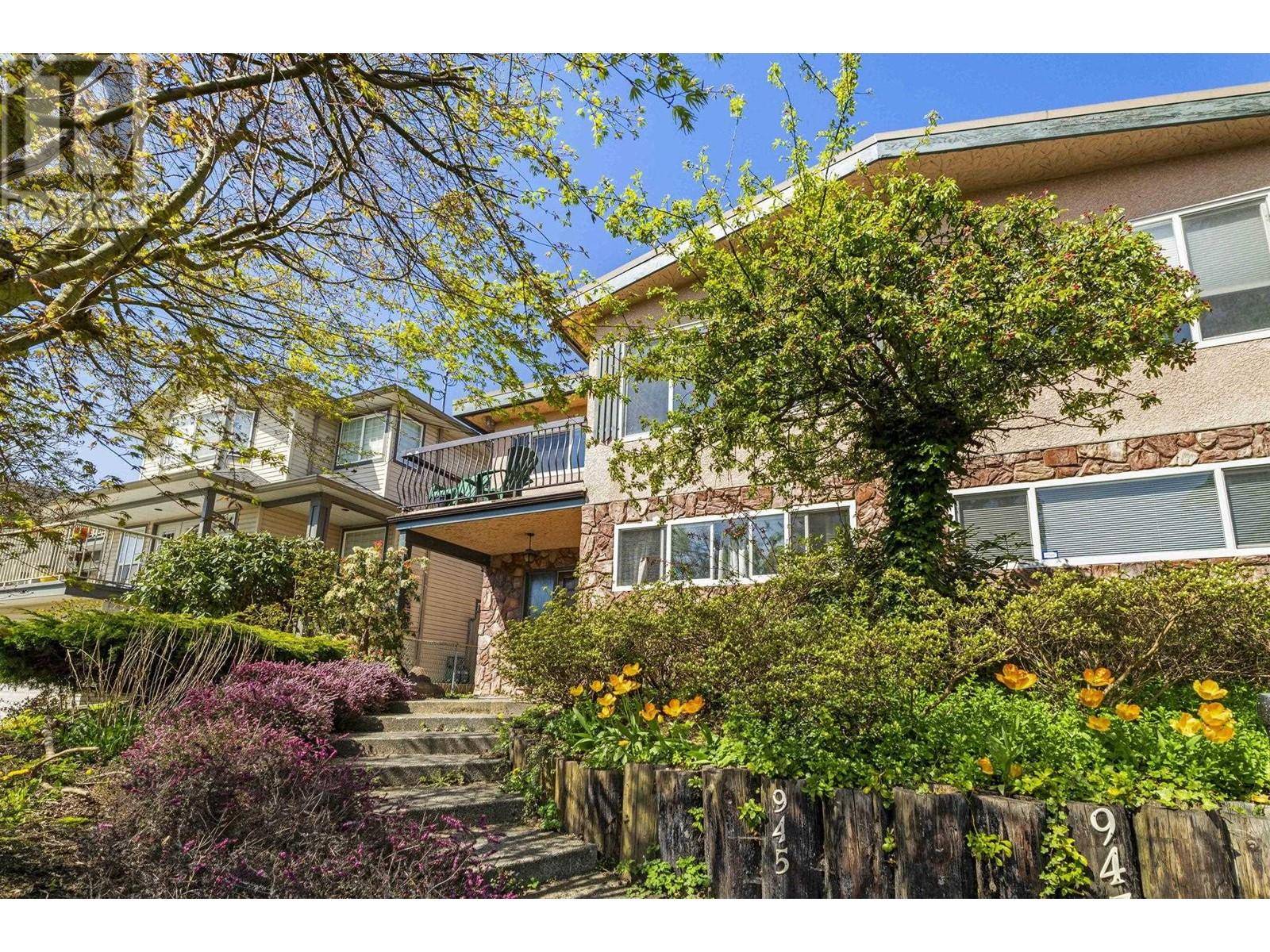 Coquitlam, BC V3K2G7,945 DELESTRE AVENUE