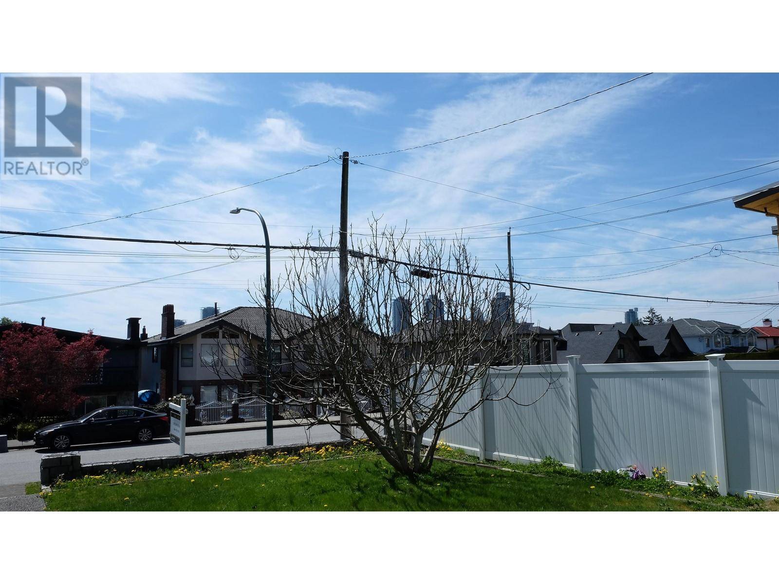 Burnaby, BC V5B1W1,5133 UNION STREET