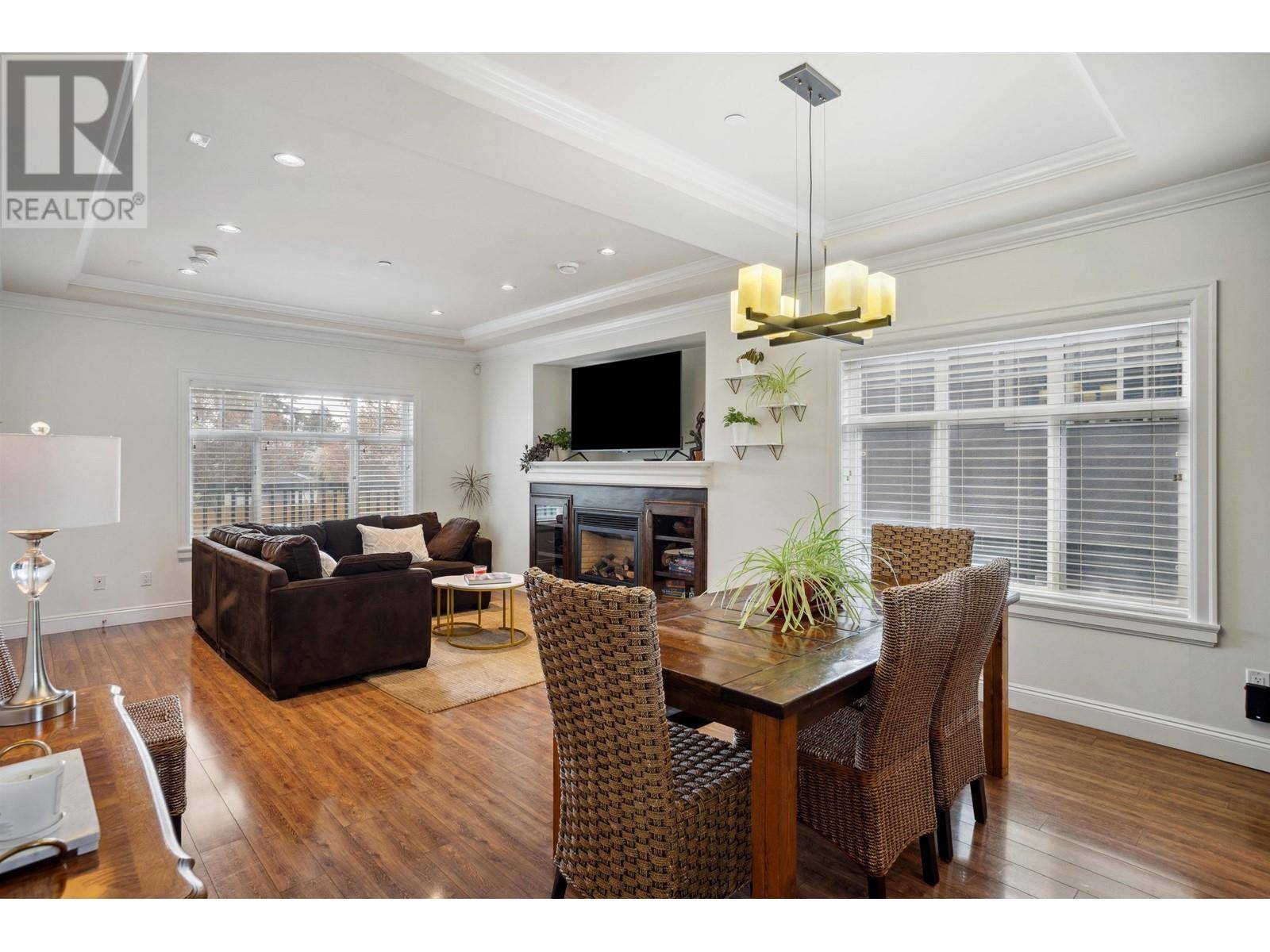 Vancouver, BC V6P1Z8,585 W 60TH AVENUE
