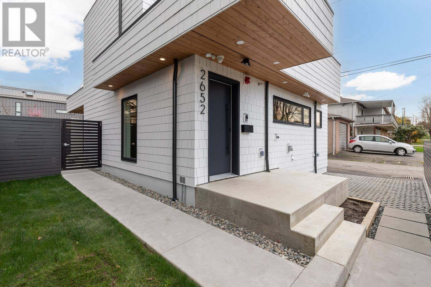 2652 E 38TH AVENUE, Vancouver, BC V5R3M7