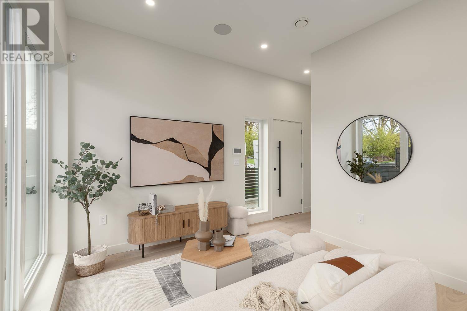 Vancouver, BC V5R3M7,2670 E 38TH AVENUE