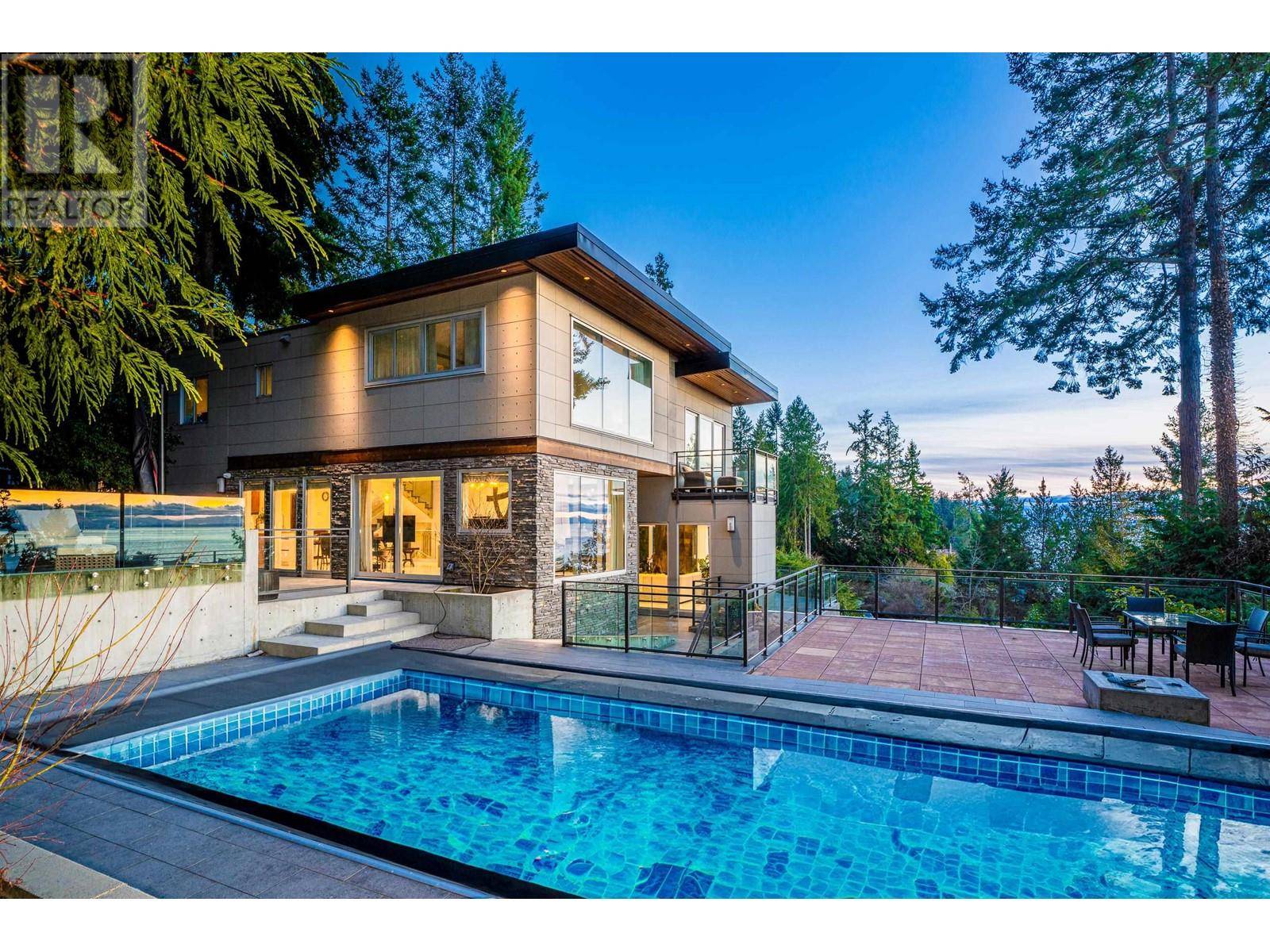 West Vancouver, BC V7W2V9,5290 GULF PLACE