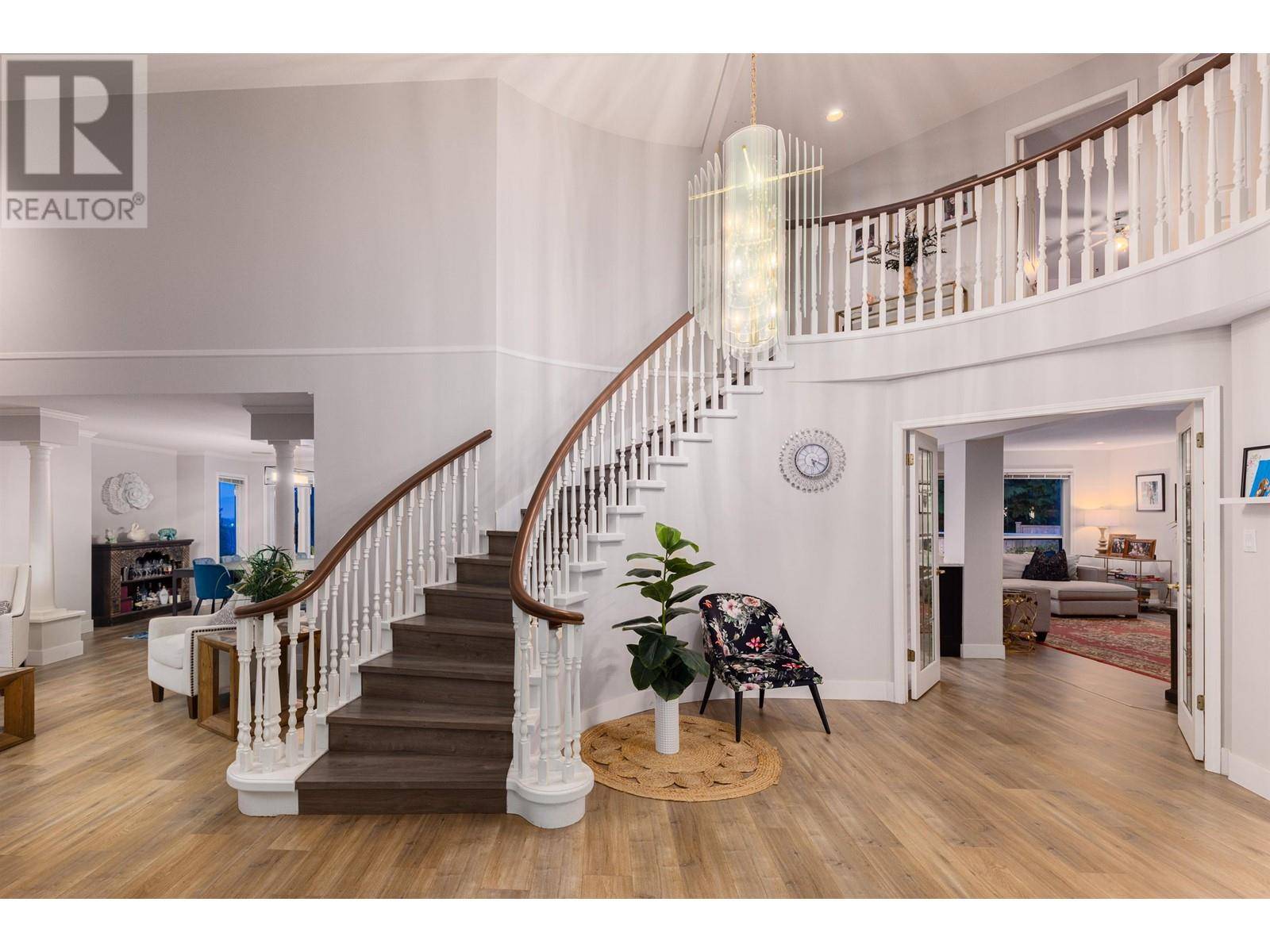 4702 STAHAKEN COURT, Tsawwassen, BC V4M4B9