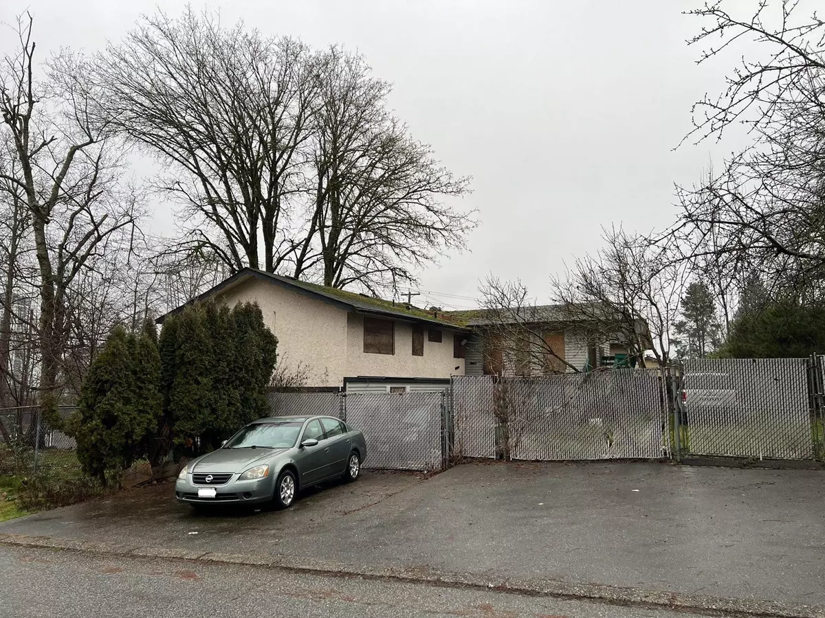 Surrey, BC V3T4X9,10310 140 STREET