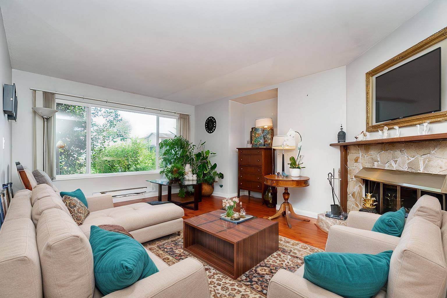 Surrey, BC V3W8Y5,8159 132A STREET