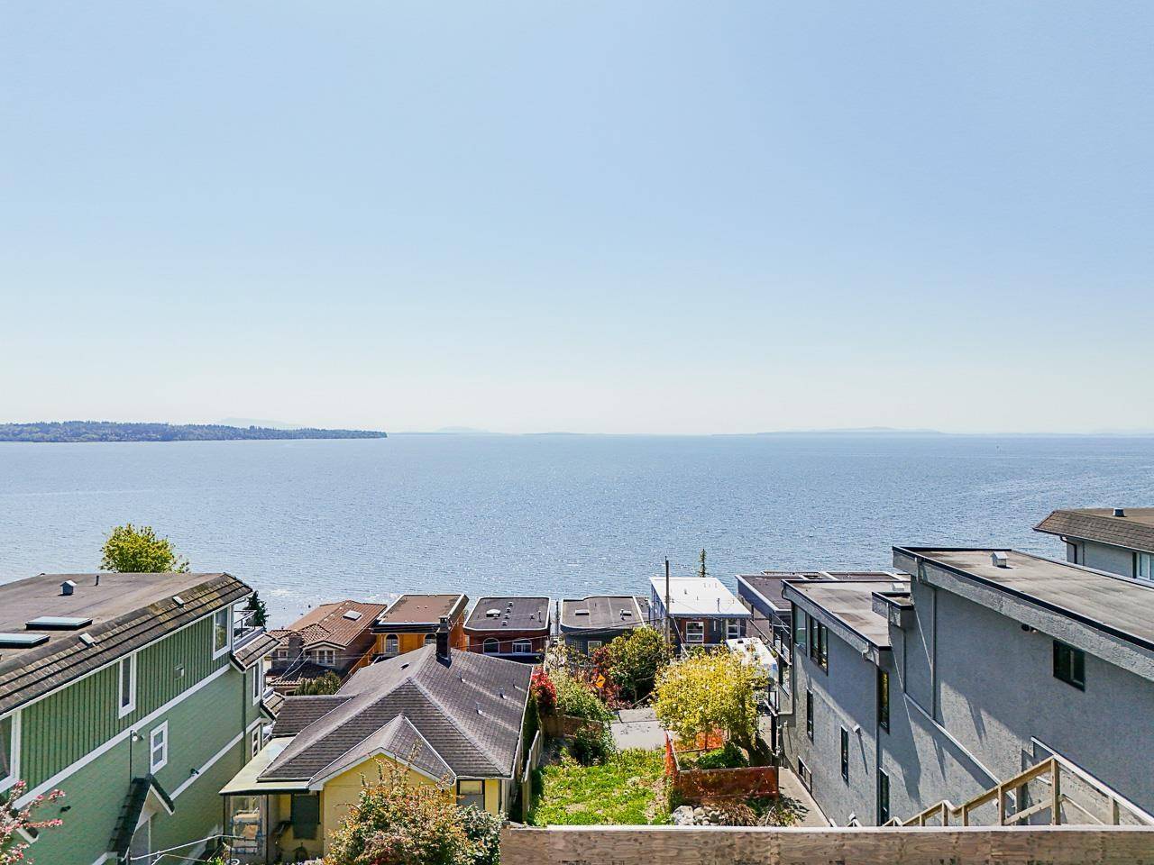 15412 COLUMBIA AVENUE, White Rock, BC V4B1J9