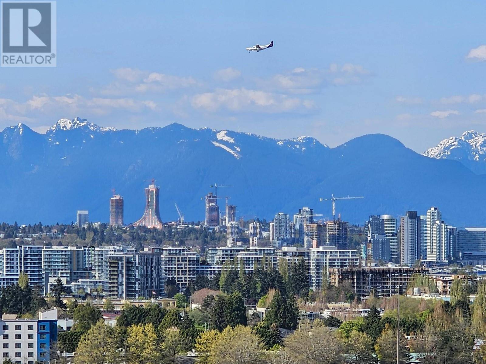 5933 COONEY RD #1702, Richmond, BC V6X4H3