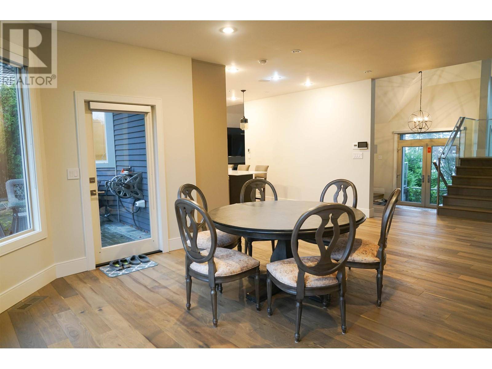 West Vancouver, BC V7W3G8,54XX W VISTA COURT