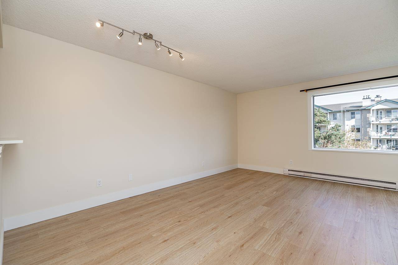 Langley, BC V3A1Z1,5294 204 #204