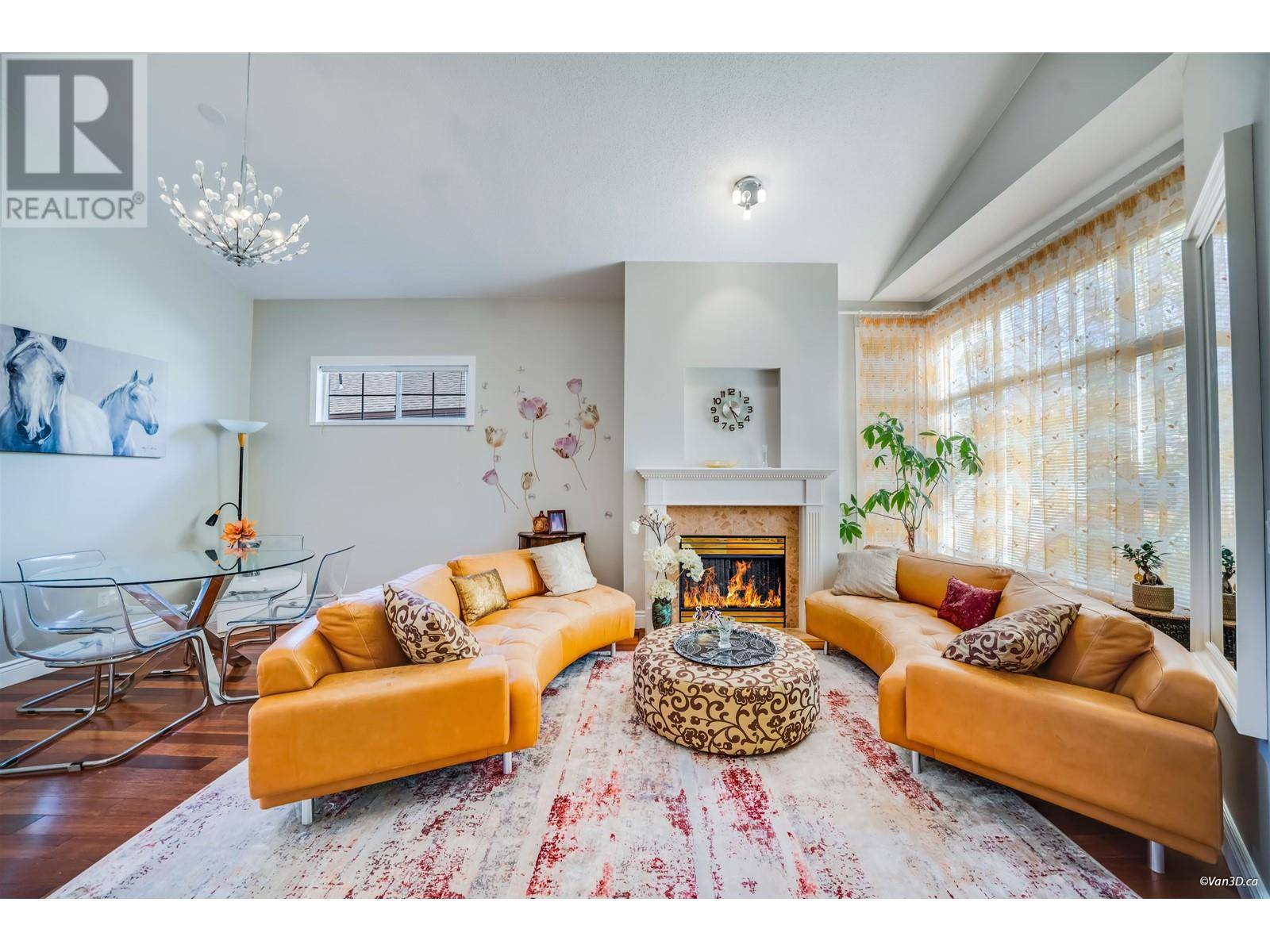 Burnaby, BC V5H4S1,5200 OAKMOUNT CRES #68