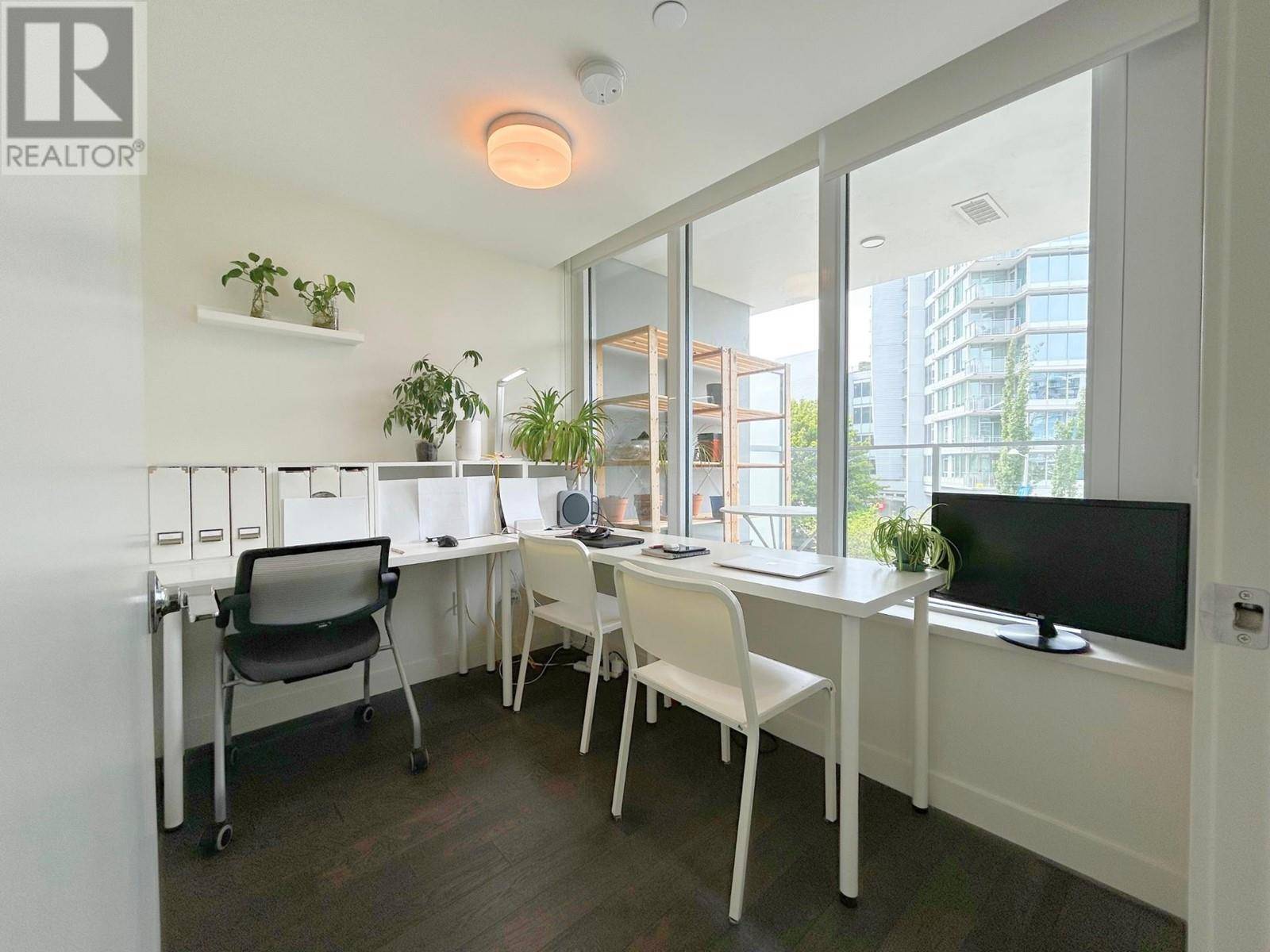 Richmond, BC V7C0B7,7468 LANSDOWNE RD #317