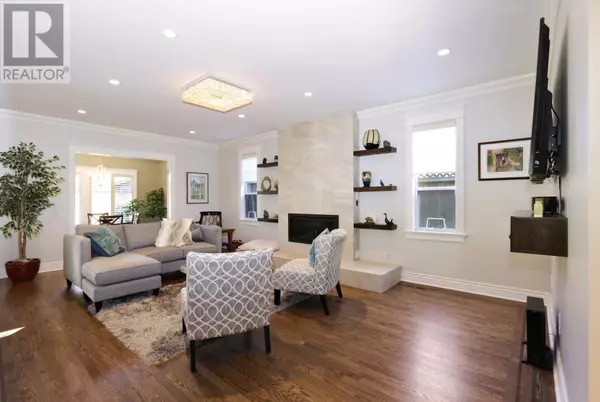 West Vancouver, BC V7V1K7,2295 MARINE DRIVE