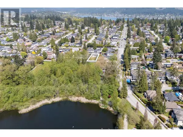 Coquitlam, BC V3J3E9,1213 GROVER AVENUE