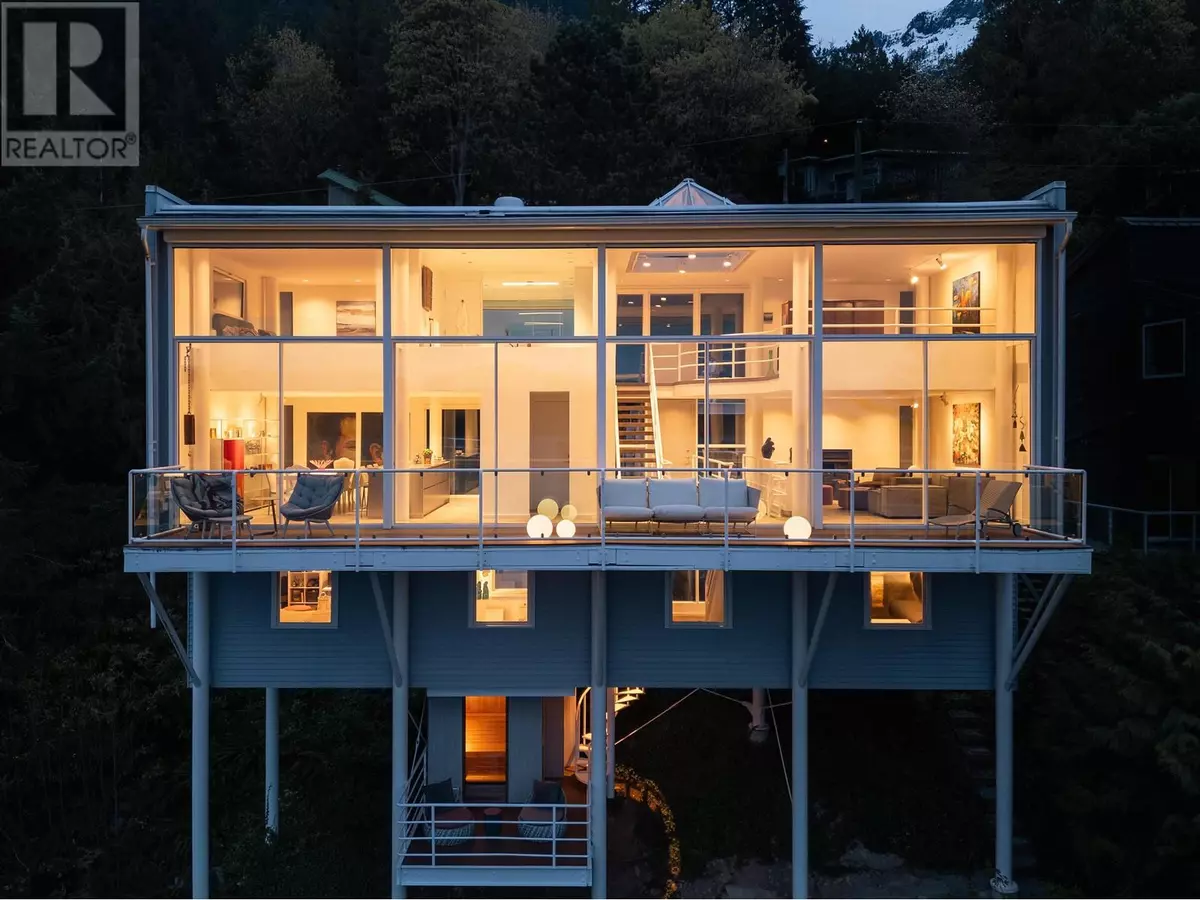 West Vancouver, BC V0N2E0,90 ISLEVIEW PLACE