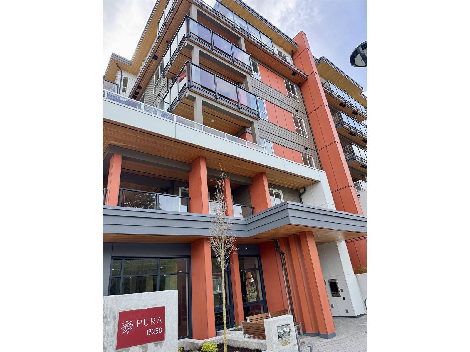 Surrey, BC V3T0W1,13238 105TH #509