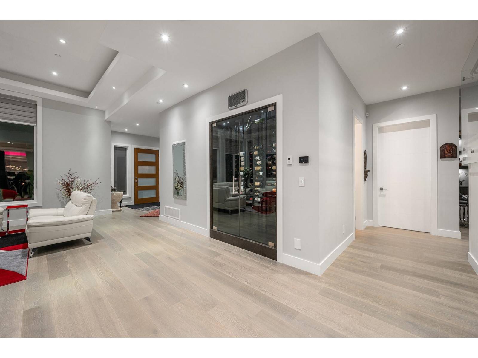 White Rock, BC V4B2Z1,13689 BLACKBURN AVENUE