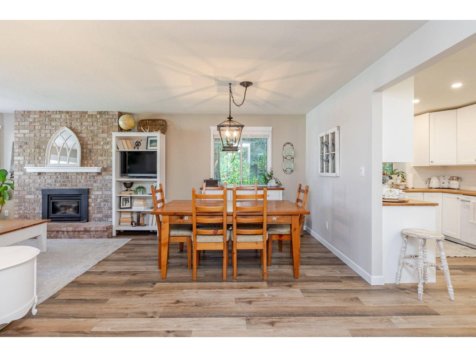 Langley, BC V3A7S8,4075 199A STREET