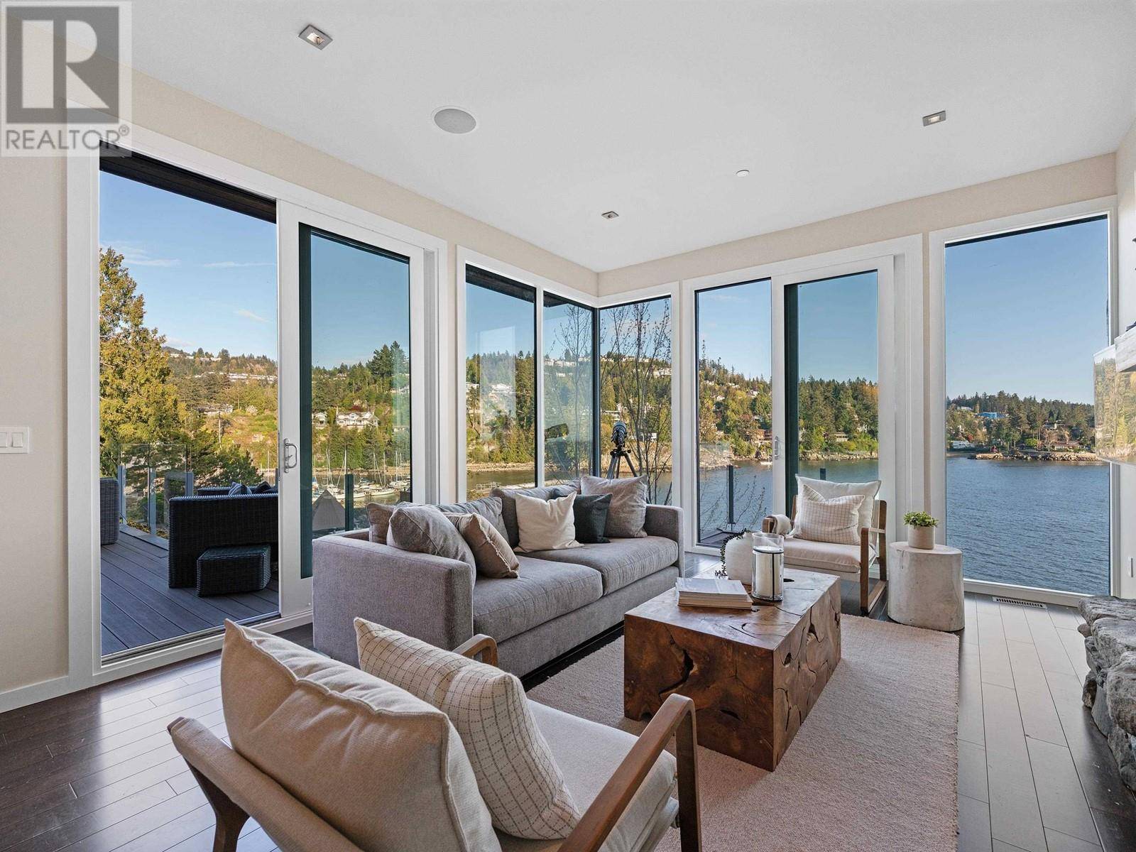 West Vancouver, BC V7W1V5,5810 EAGLE ISLAND