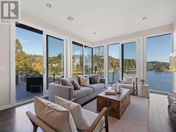 West Vancouver, BC V7W1V5,5810 EAGLE ISLAND