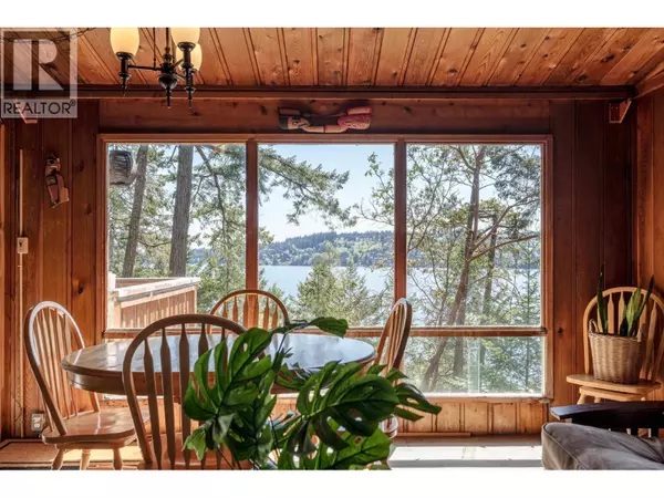 Sechelt, BC V7Z0C9,6037 SANDY HOOK ROAD