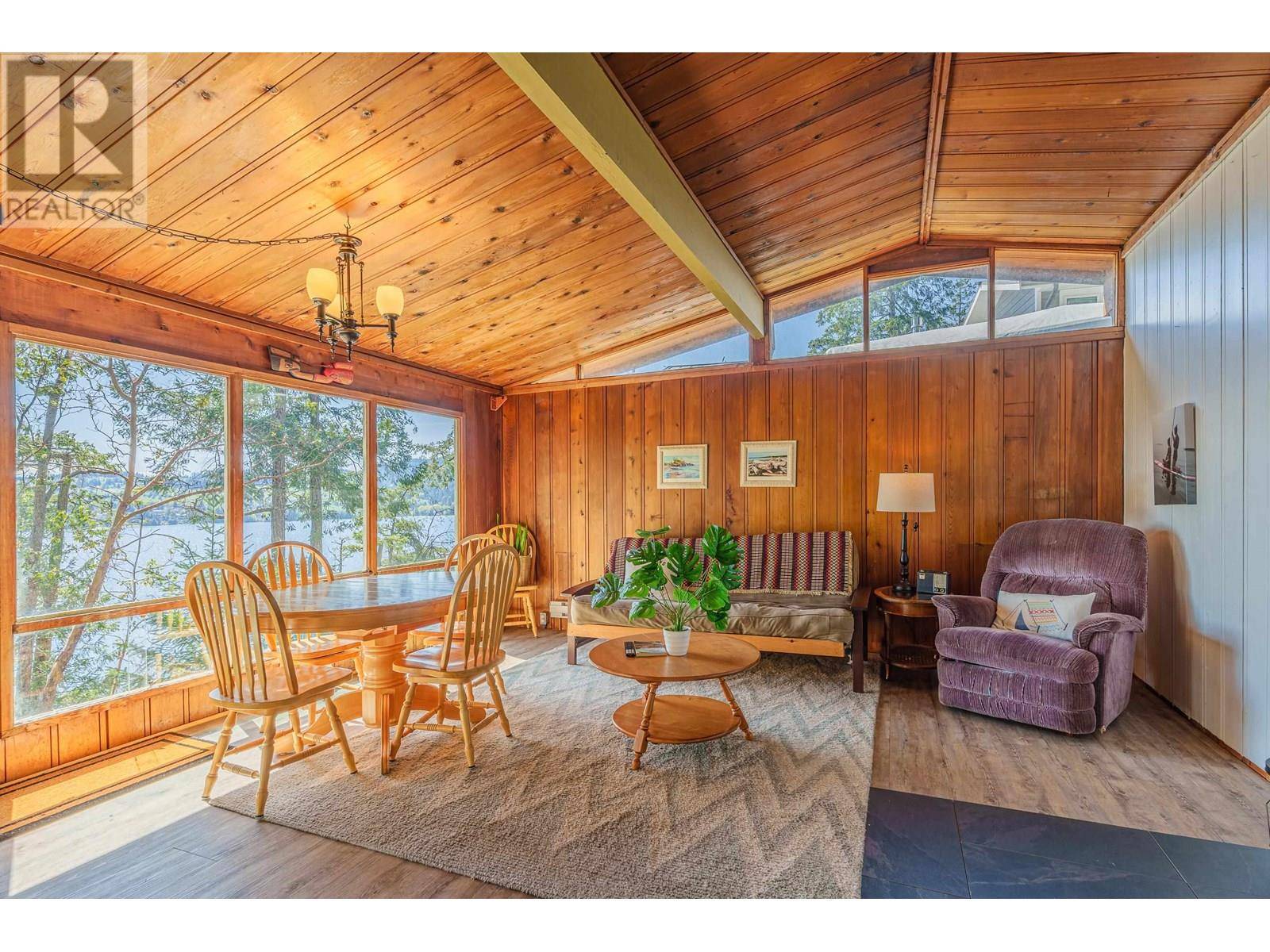 Sechelt, BC V7Z0C9,6037 SANDY HOOK ROAD