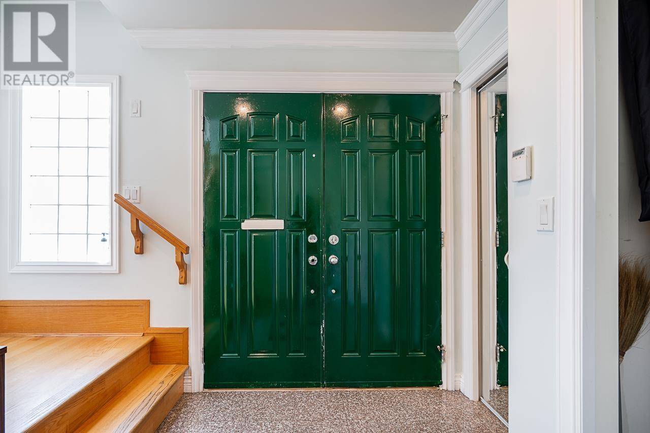 Vancouver, BC V5R4C3,4694 MCHARDY STREET