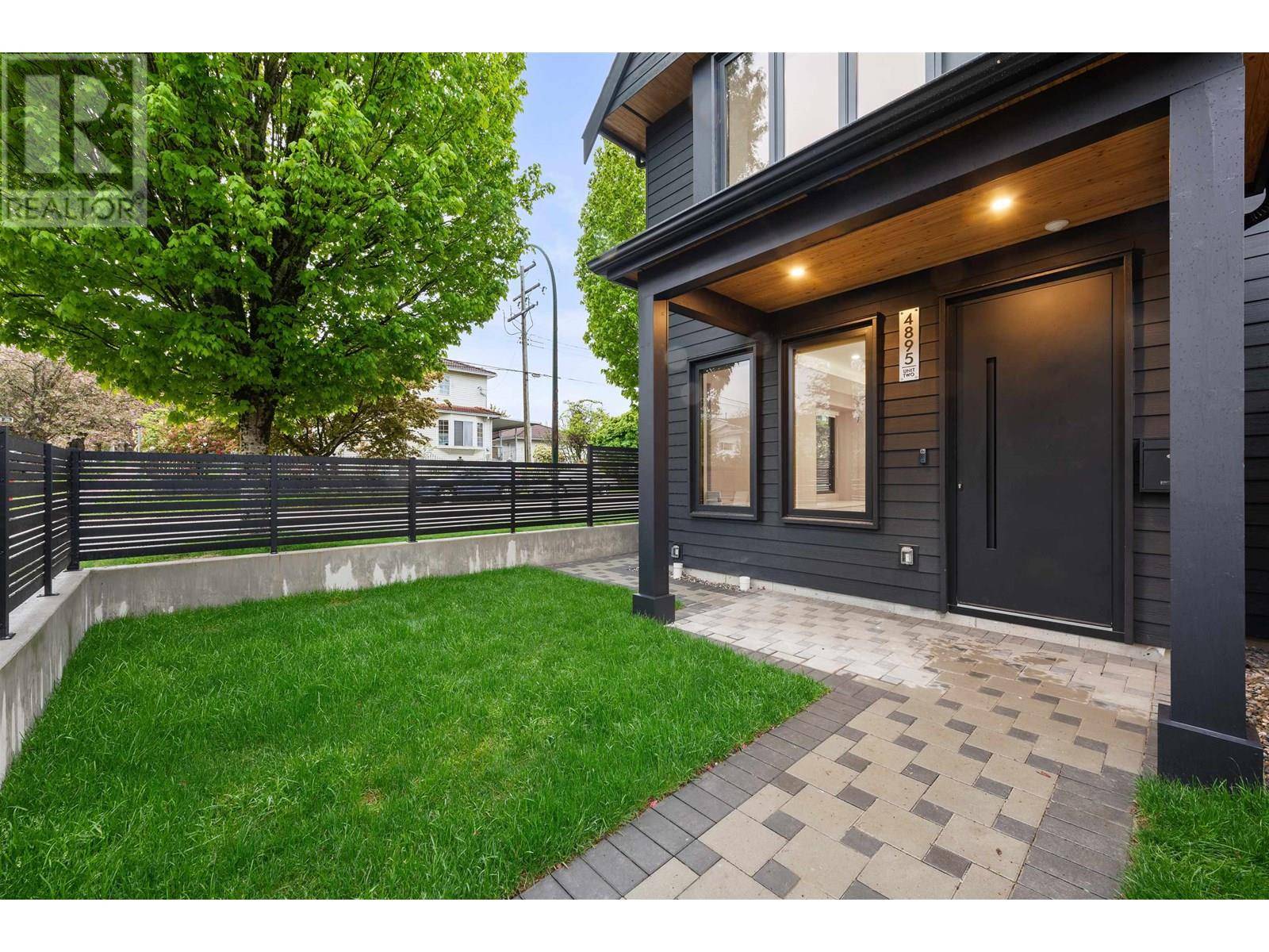 Vancouver, BC V5R3T3,4895 MOSS ST #1
